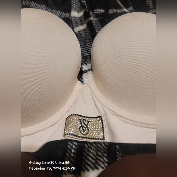 3 BNWT Victoria Secret bras in Black/lace,Silk brown & Beige 40C - Picture 5 of 13